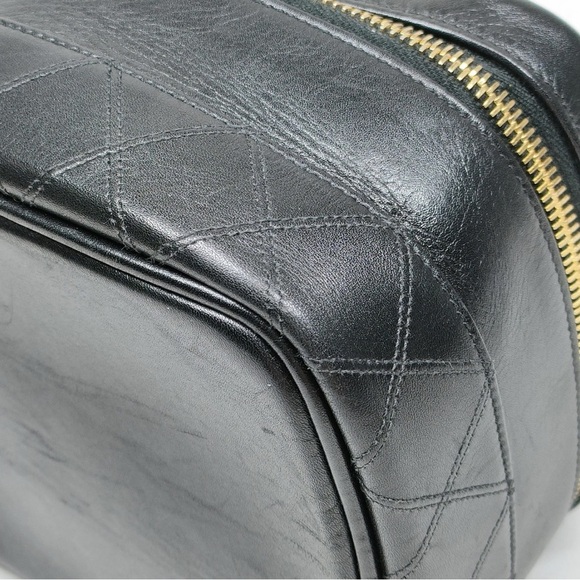 Chanel Vanity Bag Black Leather 
Can be used in different ways - Picture 5 of 9